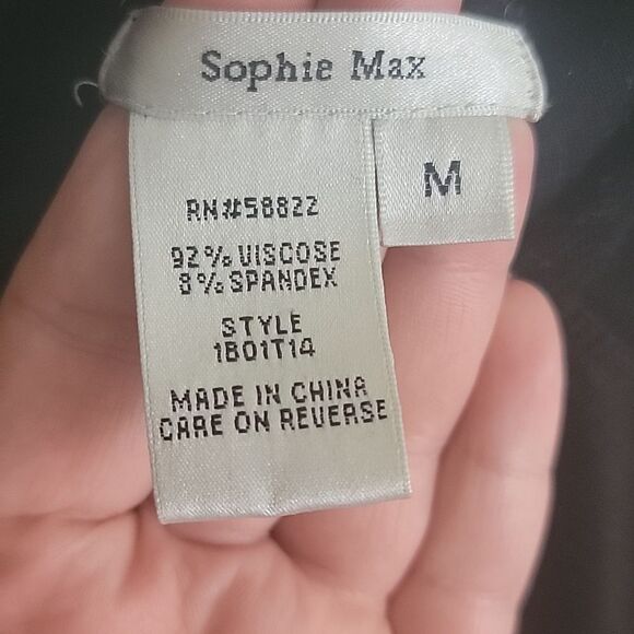 Elegant Black Maxi Skirt - Picture 2 of 3